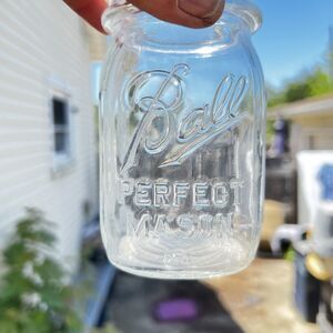 Antique  BALL Perfect Mason Canning PINT Jar  SQUARE (1923-1933) w/ gripper ribs